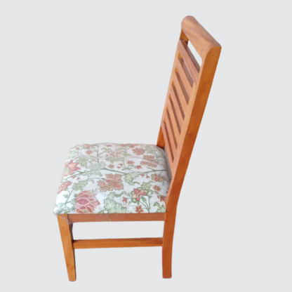 Conjunto de 6 cadeiras em madeira com estofamento floral-ÚLTIMO