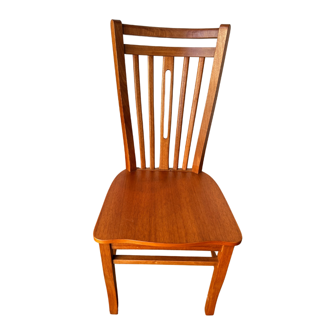 Cadeira pequim de madeira  nobre Jequitibá sem braço