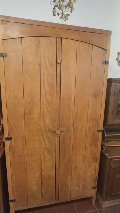Armário Rústico 2 portas madeira maciça com prateleiras 1,20 cm